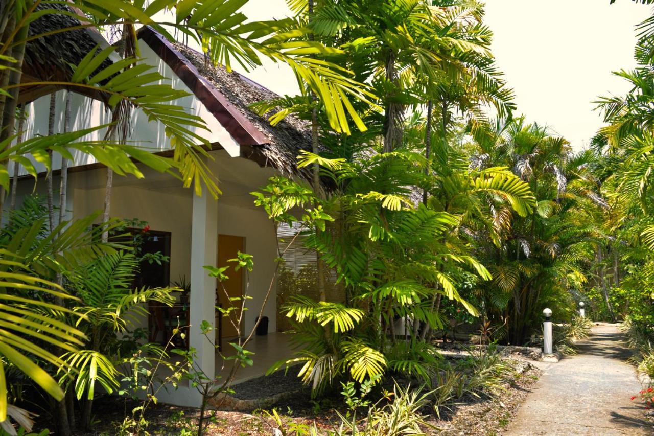 Marcosas Cottages Resort Moalboal Zewnętrze zdjęcie
